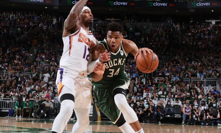 Τρομερός Γιάννης και… οι Μπακς είναι ζωντανοί