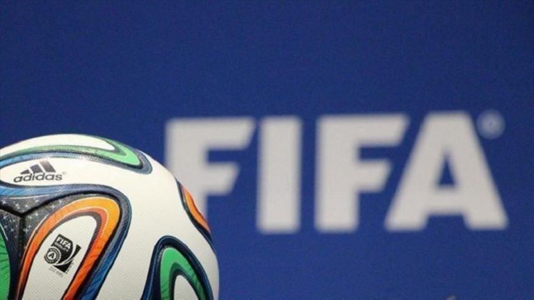 Θέλει να αλλάξει το ποδόσφαιρο η FIFA: Απεριόριστες αλλαγές, μισάωρα ημίχρονα και… παύση χρόνου!