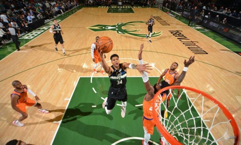 Πρωταθλητές οι Μπακς με 50άρα του Γιάννη!