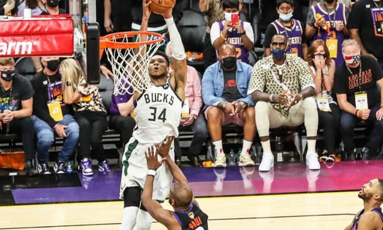 Άλωσαν το Φίνιξ με Χόλιντεϊ και Γιάννη οι Μπακς, μια νίκη από τον τίτλο