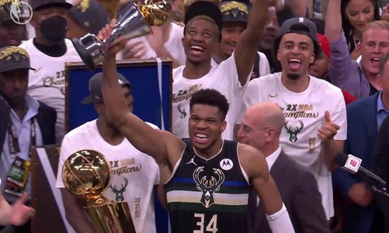 Γιάννης Αντετοκούνμπο: «Ήθελα να τα καταφέρω εδώ. Τώρα να το πάρουμε ξανά»