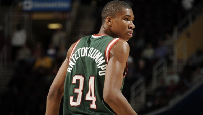 ΓΙΑΝΝΗΣ: Το ντεμπούτο που ενεργοποίησε την «βασιλική» προφητεία!