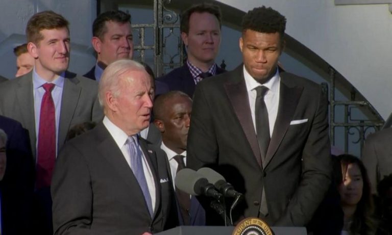 Επικό σχόλιο του Μπάιντεν σε Γιάννη: «Είστε τρομερή οικογένεια, κερδίσατε τον διαγωνισμό γονιδίων»