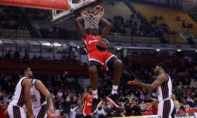 Φουλάρει για τετράδα ο τρομερός Ολυμπιακός!