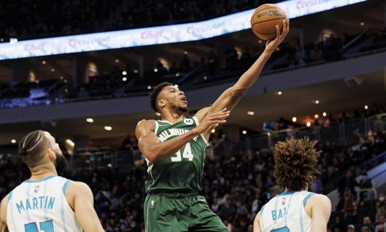 Ξέσπασαν στους Χόρνετς οι Μπακς με οδοστρωτήρα Γιάννη