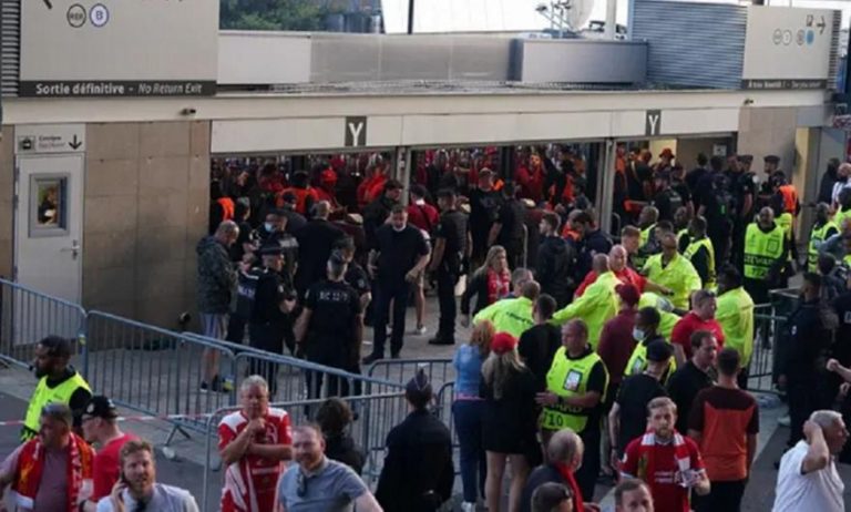 Συγκλονίζει οπαδός της Λίβερπουλ για τα επεισόδια στο Παρίσι: «Ξαναέζησα το Χίλσμπορο!»