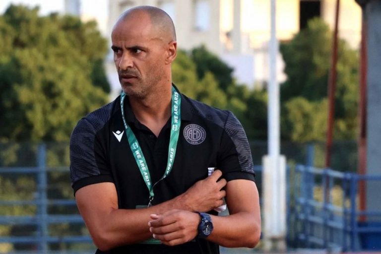 «Τελειώνει» ο Σίλας, τέθηκε σε διαθεσιμότητα!