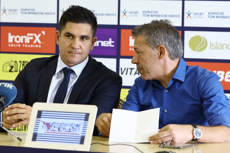 Μουνιόθ: «Είμαι χαρούμενος με το υλικό που βρήκα»